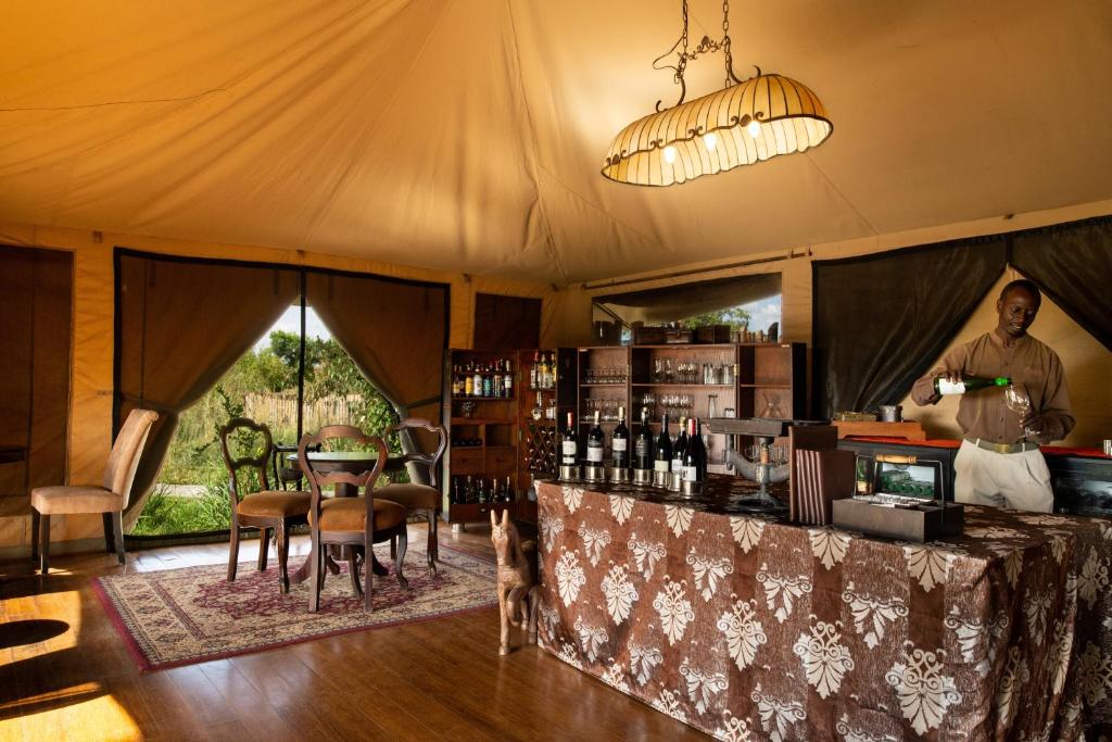 Elewana Sand River Camp Mara Bar