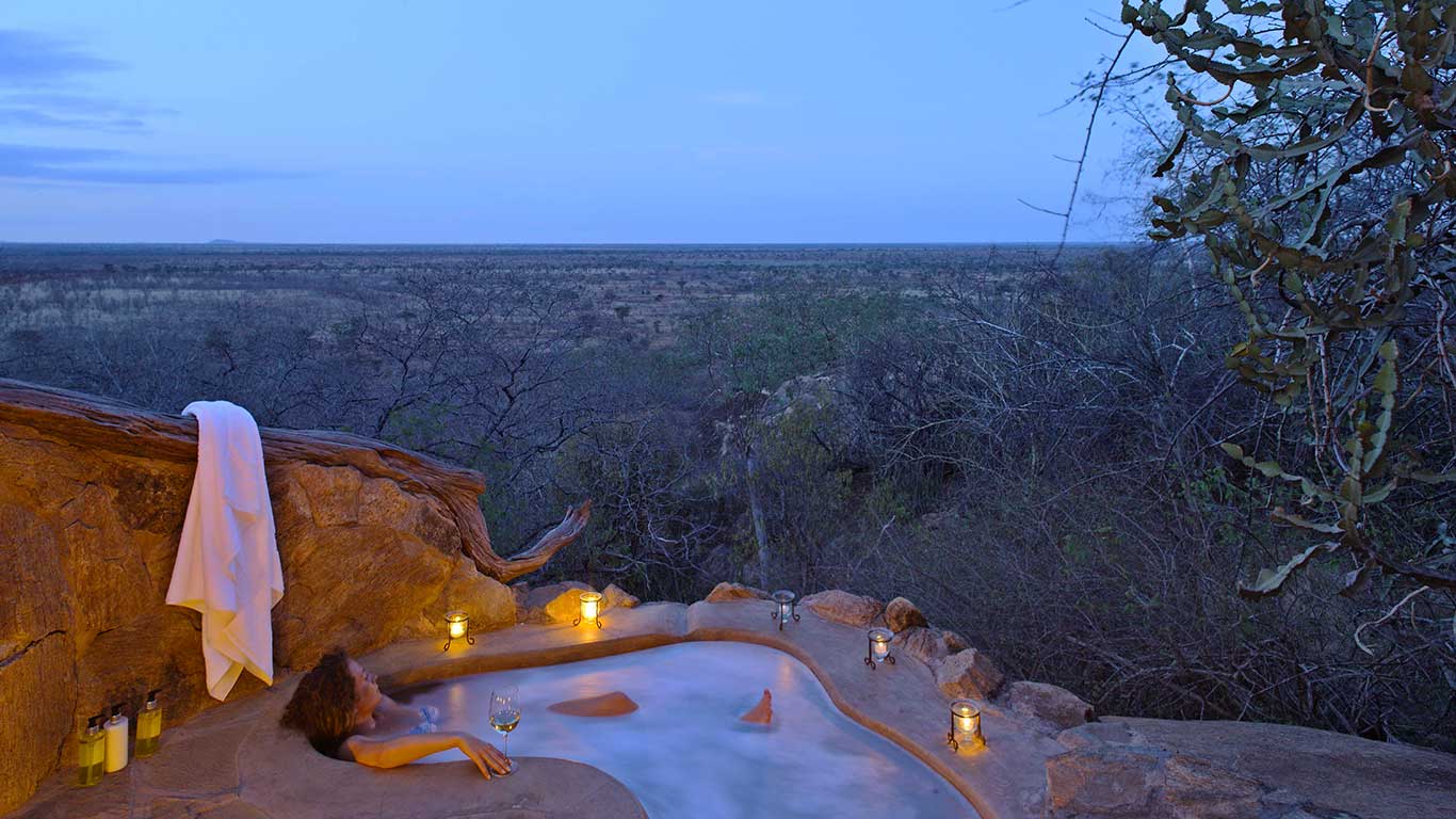 Elewana Elsa's Kopje Cottage Outdoor Jacuzzi