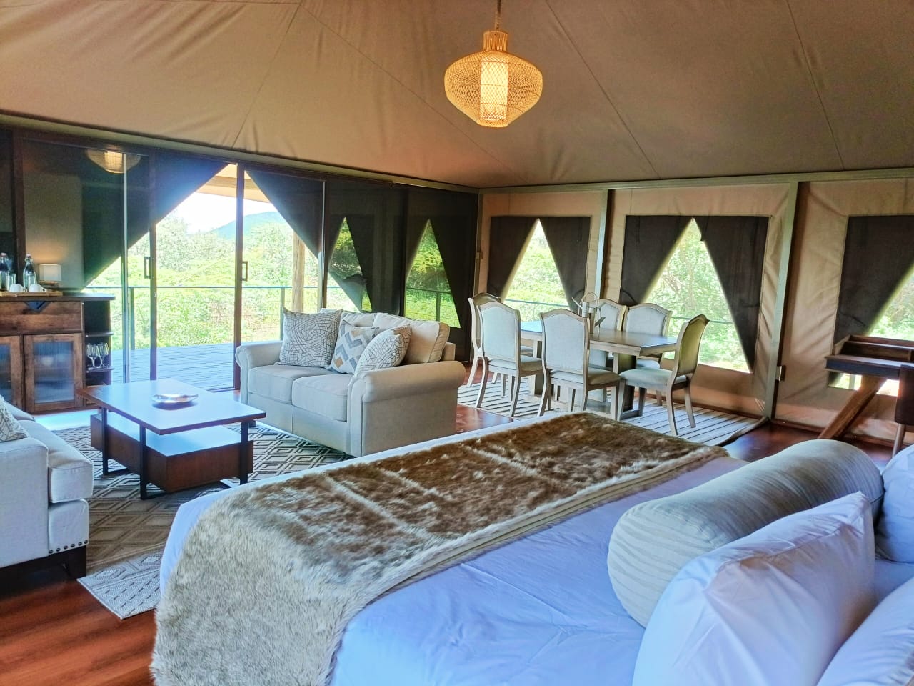 Emayian Luxury Camp Deluxe Tent