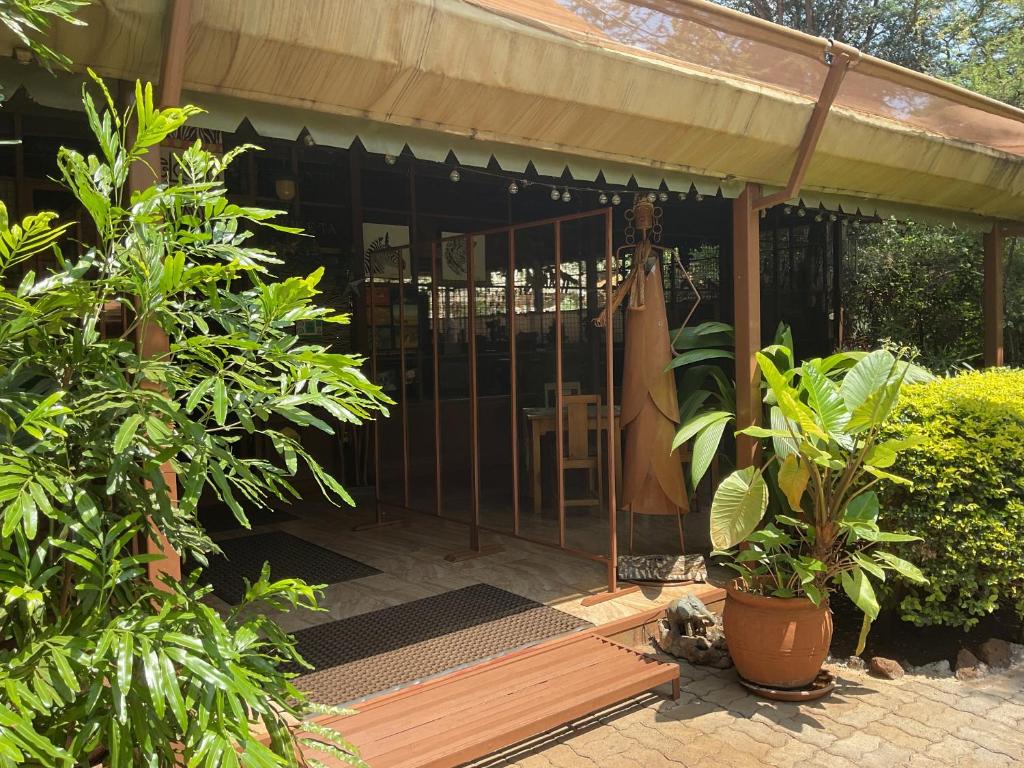 Ikweta Safari Camp Meru Entrance
