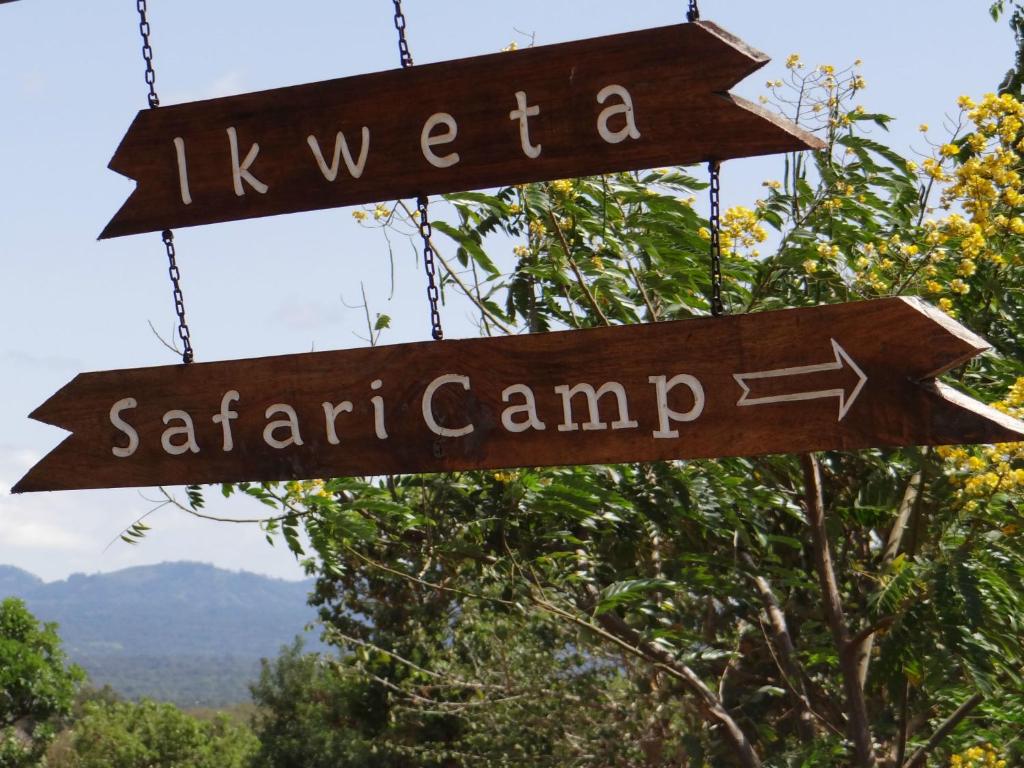 Ikweta Safari Camp Meru Signboard