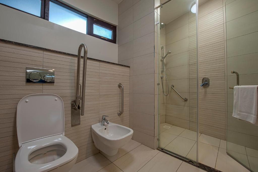 Lake Naivasha Sopa Resort Kenya Bathroom