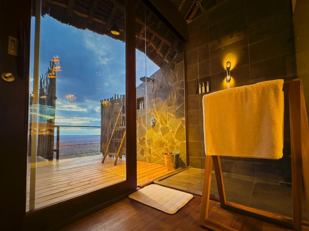 soroi lions bluff lodge Kenya