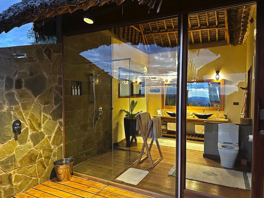 soroi lions bluff lodge Kenya