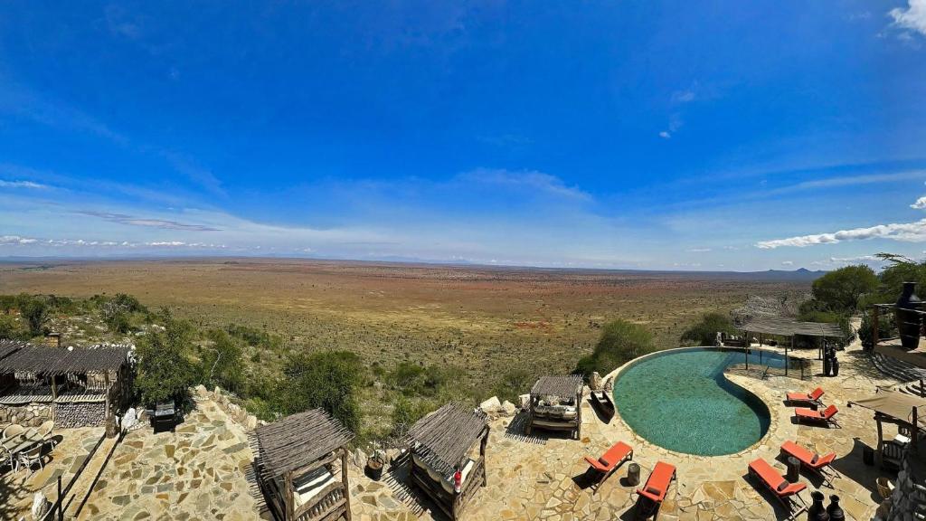 safari to soroi lions bluff lodge Kenya