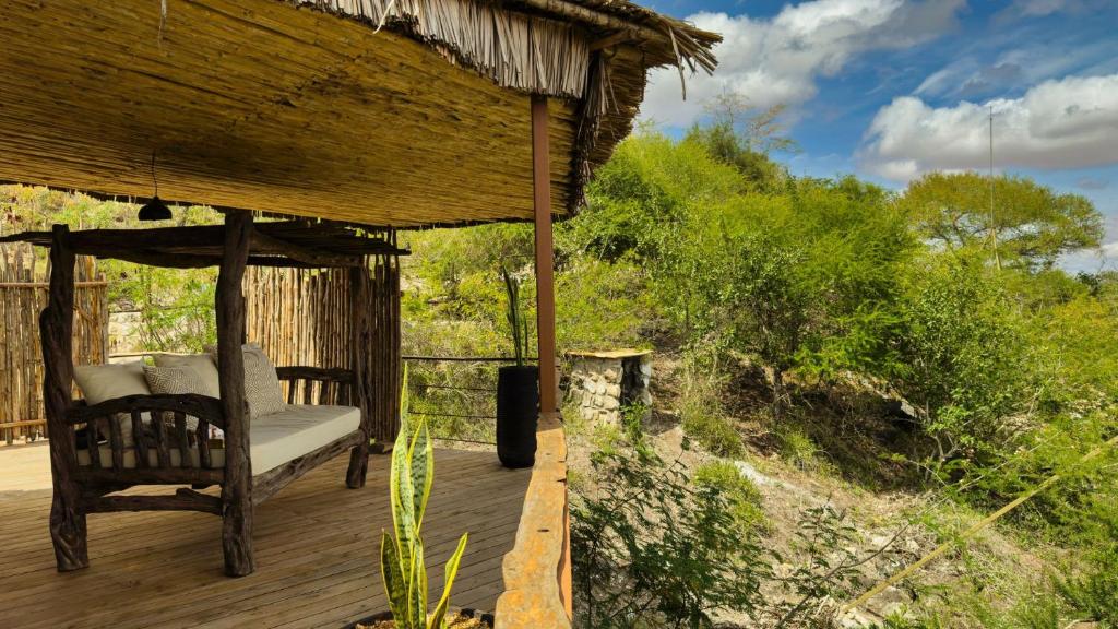soroi lions bluff lodge Kenya